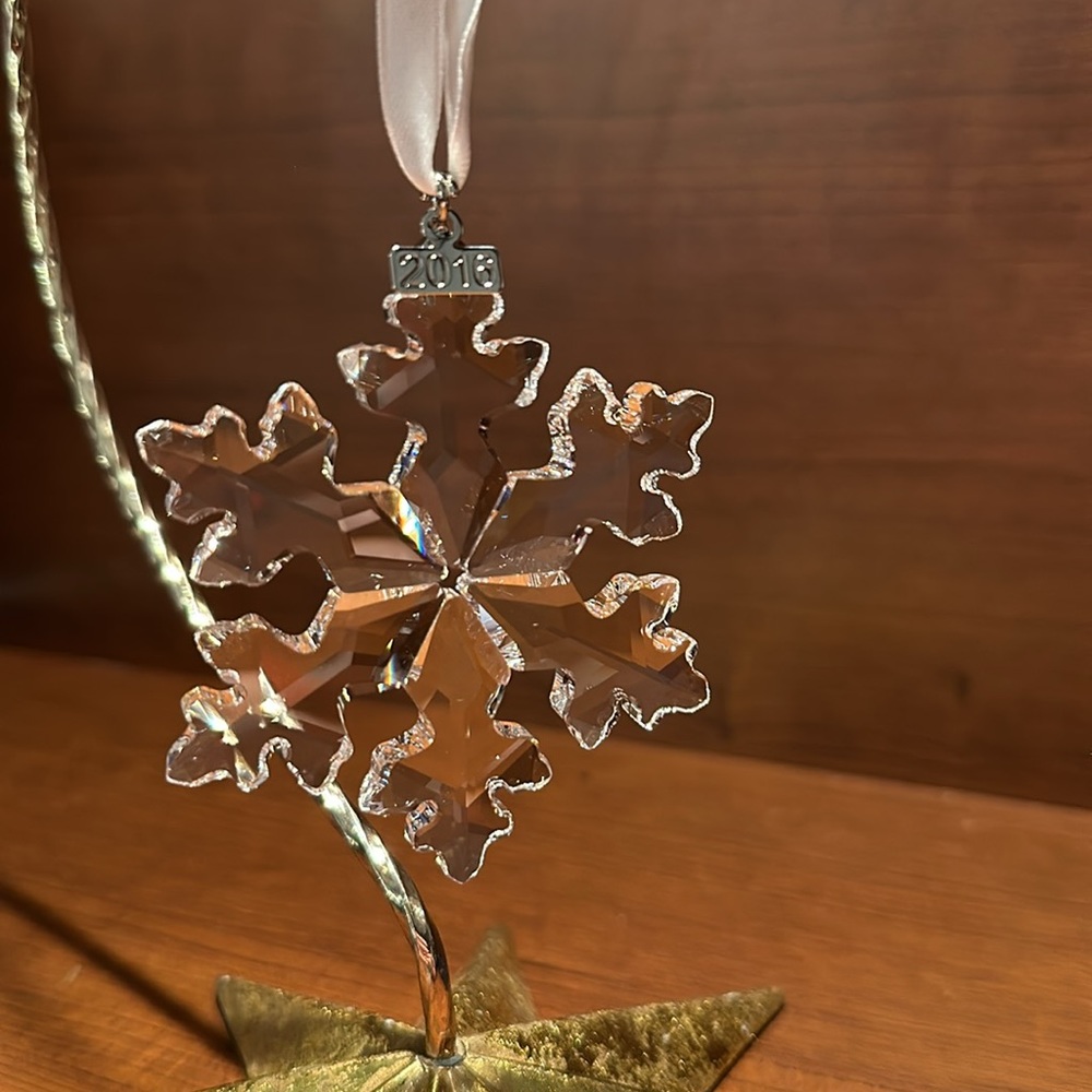 Swarovski Snowflake Ornament 2016 - Picture 4 of 6